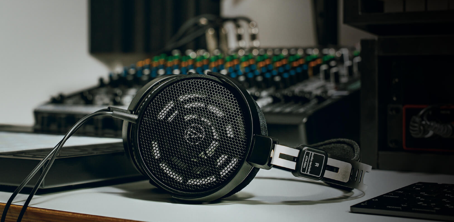 Audio Technica ATH-R30x Studio Headphone